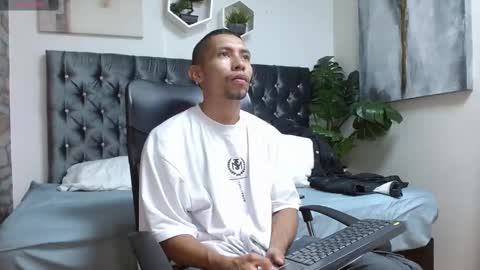 Snapshot of richar_voller chatting on 02/21/25, 11:22 richar_voller online show from 02/21/25, 11:22