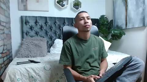 Snapshot of richar_voller chatting on 03/05/25, 11:17 richar_voller online show from 03/05/25, 11:17