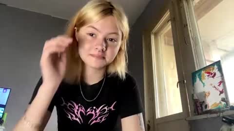 Snapshot of richellearmentrout chatting on 07/11/26, 02:31 jenny online show from 07/11/26, 02:31