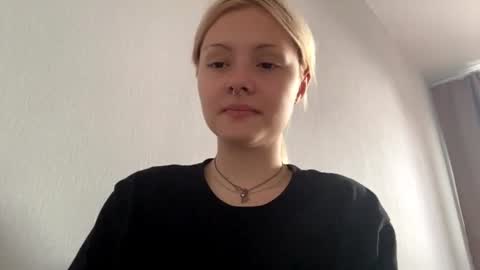 Snapshot of richellearmentrout chatting on 07/26/26, 02:57 jenny online show from 07/26/26, 02:57