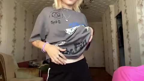 Snapshot of richellearmentrout chatting on 07/31/26, 03:11 jenny online show from 07/31/26, 03:11