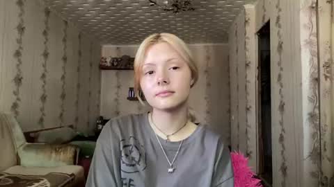 Snapshot of richellearmentrout chatting on 08/02/26, 02:48 jenny online show from 08/02/26, 02:48