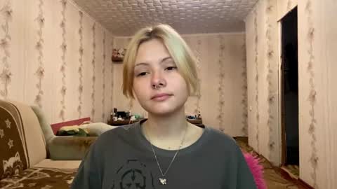 Snapshot of richellearmentrout chatting on 08/03/26, 03:38 jenny online show from 08/03/26, 03:38