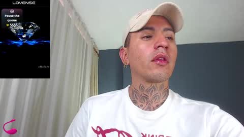 Snapshot of richi_grubby chatting on 12/28/24, 08:25 David online show from 12/28/24, 08:25