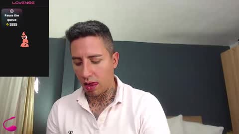 Snapshot of richi_grubby chatting on 01/22/25, 06:52 David online show from 01/22/25, 06:52