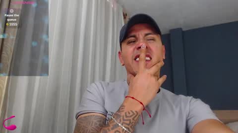 Snapshot of richi_grubby chatting on 01/25/25, 08:21 David online show from 01/25/25, 08:21