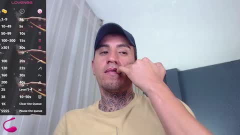 Snapshot of richi_grubby chatting on 02/17/25, 10:03 David online show from 02/17/25, 10:03