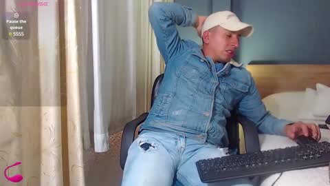 Snapshot of richi_grubby chatting on 03/03/25, 08:54 David online show from 03/03/25, 08:54