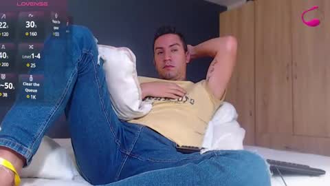 Snapshot of richi_grubby chatting on 03/12/25, 05:49 David online show from 03/12/25, 05:49