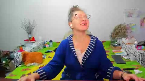 Anna - not anna - right Anna  online show from 12/07/24, 02:13