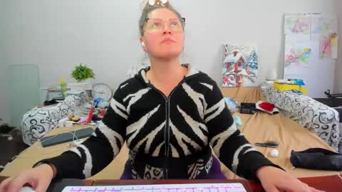 Anna - not anna - right Anna  online show from 02/14/26, 09:28