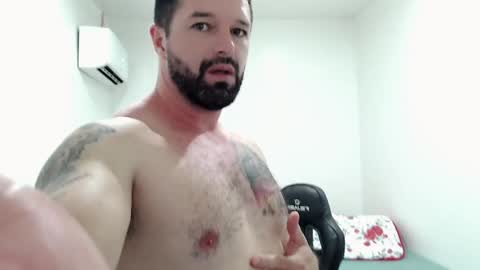 Snapshot of richrolland chatting on 02/26/25, 01:32 Rickseduction online show from 02/26/25, 01:32