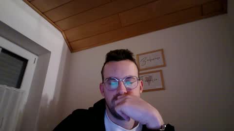 Snapshot of rici110933 chatting on 02/02/25, 11:00 rici110933 online show from 02/02/25, 11:00