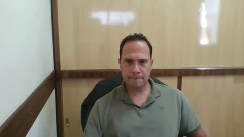 Snapshot of rick503835 chatting on 11/10/25, 03:22 Rick Arian online show from 11/10/25, 03:22