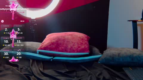 Snapshot of rickg_oficial chatting on 12/17/24, 11:38 RICKG online show from 12/17/24, 11:38