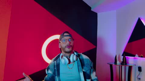 Snapshot of rickg_oficial chatting on 12/18/24, 02:53 RICKG online show from 12/18/24, 02:53