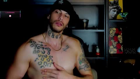 Snapshot of rickg_oficial chatting on 10/18/25, 02:14 RICKG online show from 10/18/25, 02:14