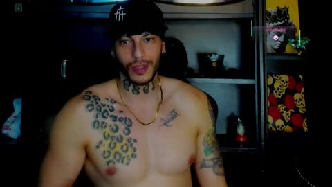 Snapshot of rickg_oficial chatting on 10/28/25, 11:51 RICKG online show from 10/28/25, 11:51