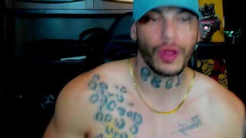 Snapshot of rickg_oficial chatting on 12/04/25, 10:40 RICKG online show from 12/04/25, 10:40