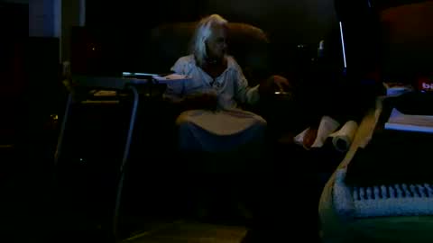 PINK HOLE TWINK online show from 04/21/26, 01:53