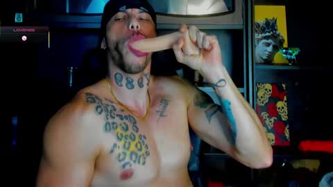 Snapshot of ricky_santos_ chatting on 09/22/25, 11:07 ricky_santos_ online show from 09/22/25, 11:07