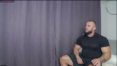 Snapshot of rickymiami1 chatting on 09/21/25, 06:42 rickymiami1 online show from 09/21/25, 06:42