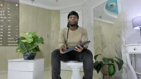 Snapshot of ricobrown777 chatting on 05/05/26, 03:47 RicoBrowm online show from 05/05/26, 03:47