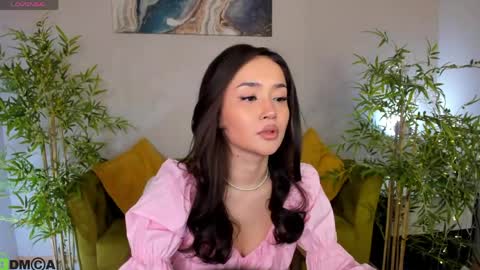 Layla online show from 04/04/26, 01:04