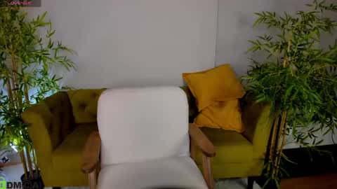 Layla online show from 05/11/26, 02:45