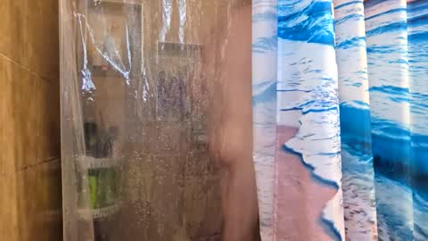 Snapshot of ridiculousness00 chatting on 12/04/25, 08:50 bwc daddy online show from 12/04/25, 08:50