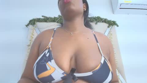 Snapshot of rihanna_abiodun chatting on 11/25/25, 02:22 Rihanna Abiodun online show from 11/25/25, 02:22