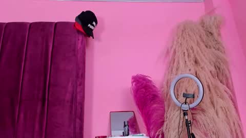 Snapshot of rihanna_hotx chatting on 09/26/25, 04:27 Rihanna hotx online show from 09/26/25, 04:27