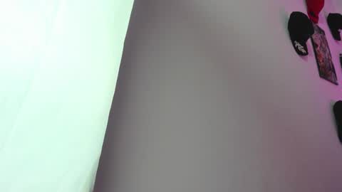 Rihanna hotx online show from 03/02/26, 03:52