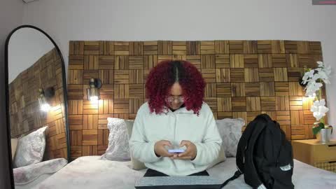 Snapshot of rihannadeep chatting on 09/18/25, 10:06 Sara online show from 09/18/25, 10:06