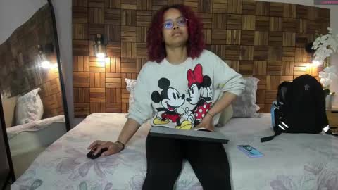 Snapshot of rihannadeep chatting on 09/25/25, 10:08 Sara online show from 09/25/25, 10:08