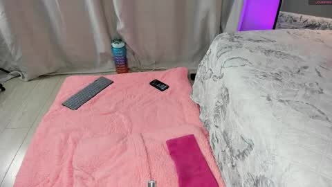 Snapshot of rihannadeep chatting on 10/14/25, 10:05 Sara online show from 10/14/25, 10:05