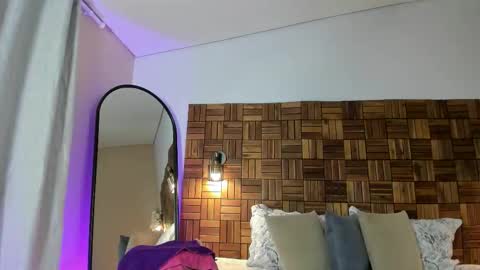 Sara online show from 11/26/25, 10:16