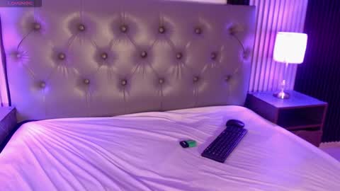 RIHONNA online show from 11/22/25, 03:33