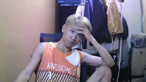 riiichie12 online show from 10/18/25, 07:36