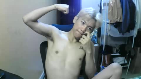 riiichie12 online show from 10/25/25, 08:33