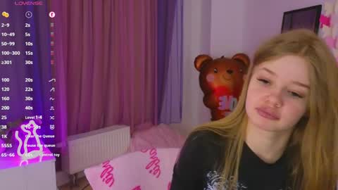 Rina online show from 03/30/26, 08:43