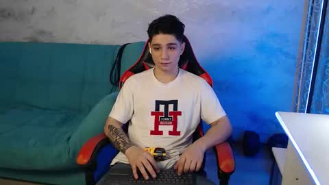 Snapshot of rik_and chatting on 11/22/25, 12:42 Rick online show from 11/22/25, 12:42