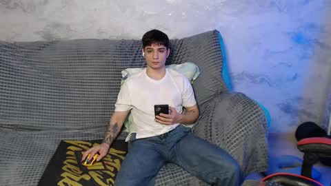 Snapshot of rik_and chatting on 12/02/25, 12:43 Rick online show from 12/02/25, 12:43