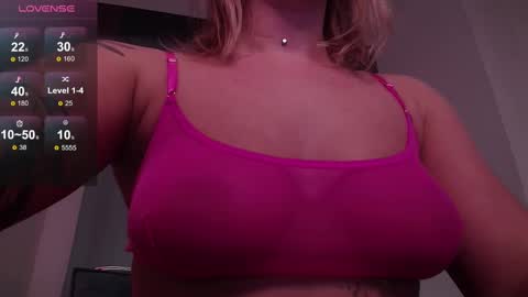 Snapshot of rikaraily chatting on 03/08/25, 09:50 Rika online show from 03/08/25, 09:50