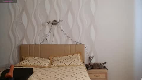 Snapshot of riley_annet chatting on 01/05/25, 10:43 Riley online show from 01/05/25, 10:43