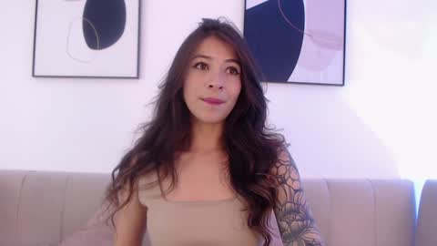 Snapshot of riley_bensongh chatting on 12/15/24, 08:15 Riley online show from 12/15/24, 08:15