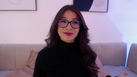 Snapshot of riley_bensongh chatting on 12/18/24, 08:25 Riley online show from 12/18/24, 08:25