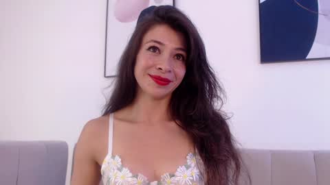 Snapshot of riley_bensongh chatting on 02/08/25, 11:02 Riley online show from 02/08/25, 11:02