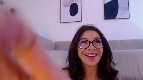 Snapshot of riley_bensongh chatting on 02/18/25, 08:25 Riley online show from 02/18/25, 08:25