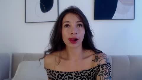 Snapshot of riley_bensongh chatting on 03/05/25, 08:10 Riley online show from 03/05/25, 08:10